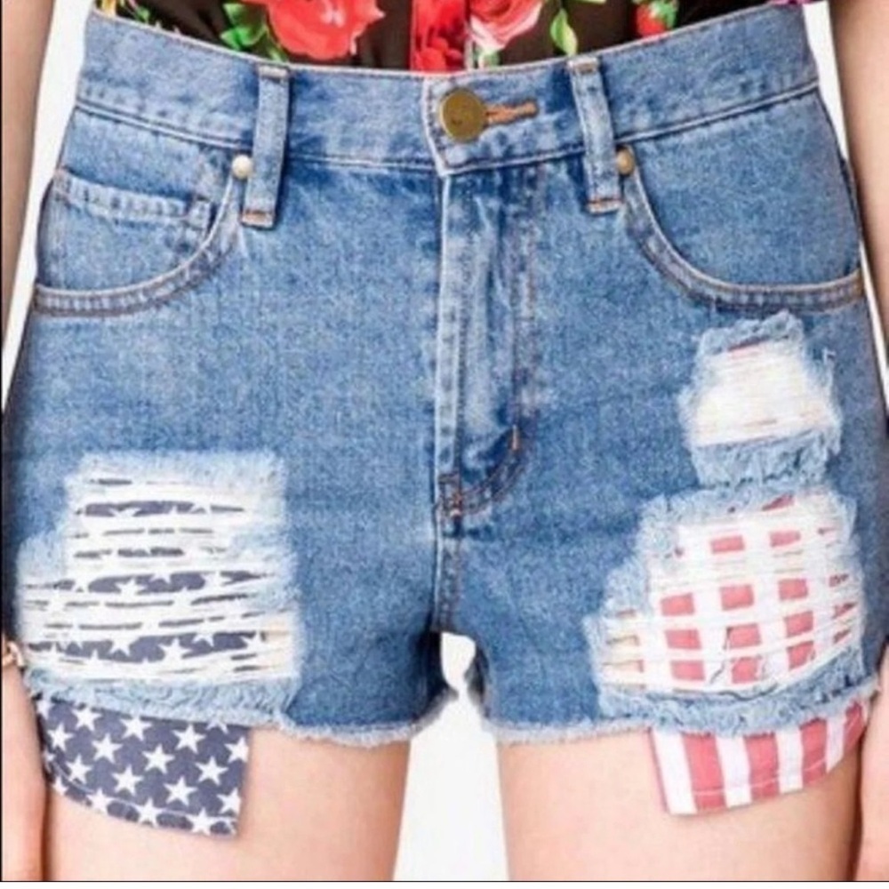 Forever 21 patriotic jean shorts women’s size 30
